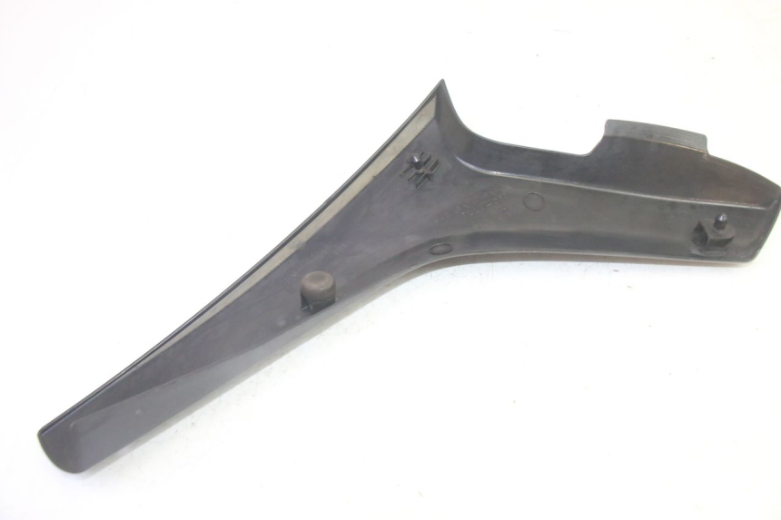 photo de TAPA BAJO ASIENTO DERECHO SUZUKI DL V STROM 1000 (2002 - 2007) - Detalles de los puntos de fijación