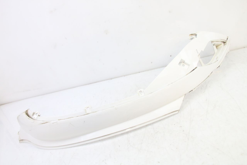 photo de TAPA BAJO EL ASIENTO DERECHO SYM FIDDLE 3 III 125 (2014 - 2020) - Primer plano técnico