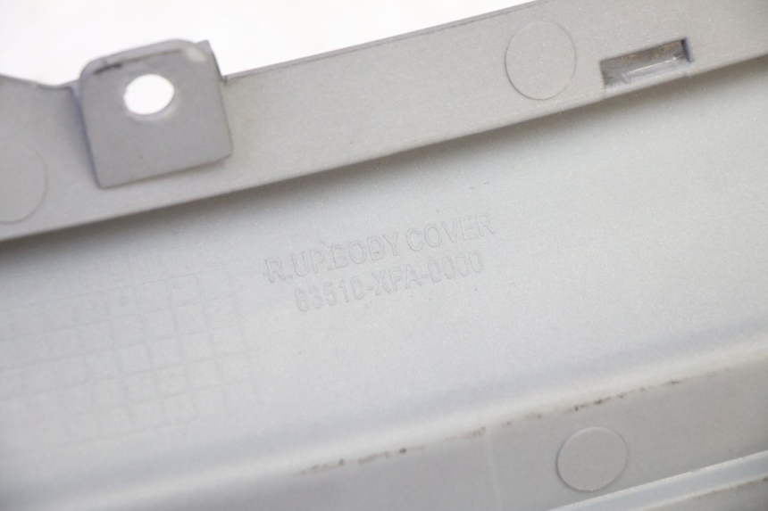 photo de TAPA BAJO EL ASIENTO DERECHO SYM FIDDLE 3 III 125 (2014 - 2020) - Estado de la superficie y material