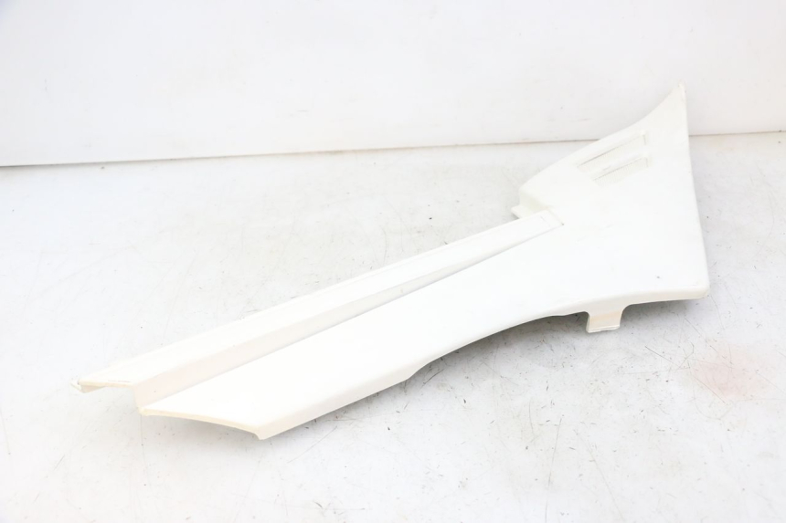 photo de TAPA BAJO ASIENTO DERECHO YAMAHA FJ 36Y 1100 (1984 - 1985) - Detalle de la pieza