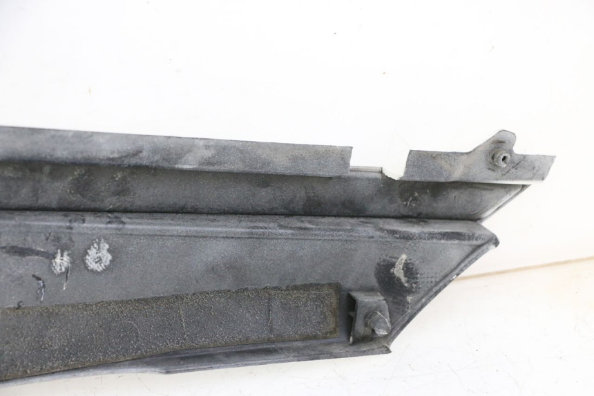 photo de TAPA BAJO ASIENTO DERECHO YAMAHA FJ 36Y 1100 (1984 - 1985) - Vista general del producto