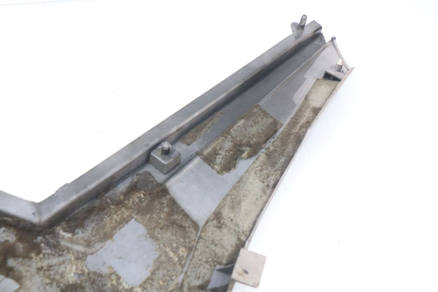 photo de TAPA DEBAJO DEL ASIENTO DERECHO YAMAHA FJ 3CX 1200 (1986 - 1996) - Detalle de la pieza