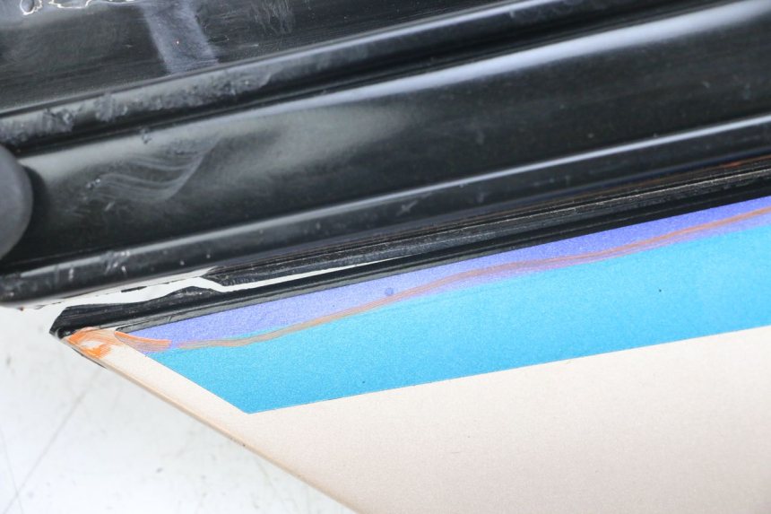 photo de TAPA DEBAJO DEL ASIENTO DERECHO YAMAHA FJ 3CX 1200 (1986 - 1996) - Detalle de la pieza