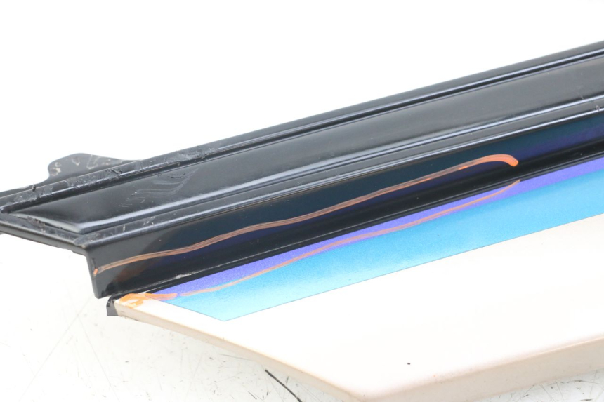 photo de TAPA DEBAJO DEL ASIENTO DERECHO YAMAHA FJ 3CX 1200 (1986 - 1996) - Zoom estado de uso