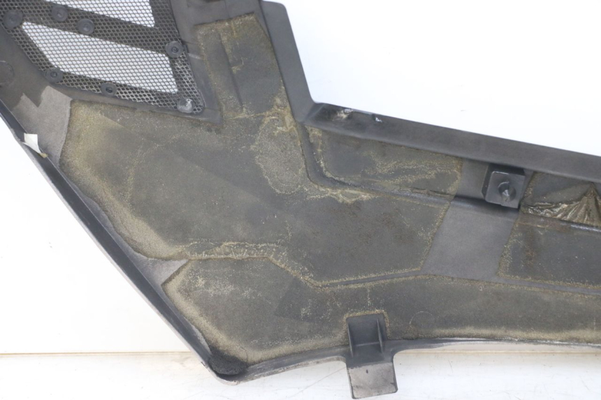 photo de TAPA DEBAJO DEL ASIENTO DERECHO YAMAHA FJ 3CX 1200 (1986 - 1996) - Marcados y referencias originales