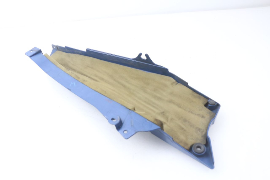 photo de TAPA BAJO ASIENTO DERECHO YAMAHA FJR ABS 1300 (2006 - 2012) - Detalle de la pieza