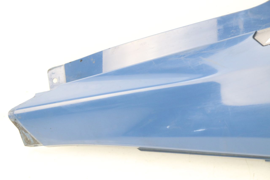 photo de TAPA BAJO ASIENTO DERECHO YAMAHA FJR ABS 1300 (2006 - 2012) - Detalles de los puntos de fijación