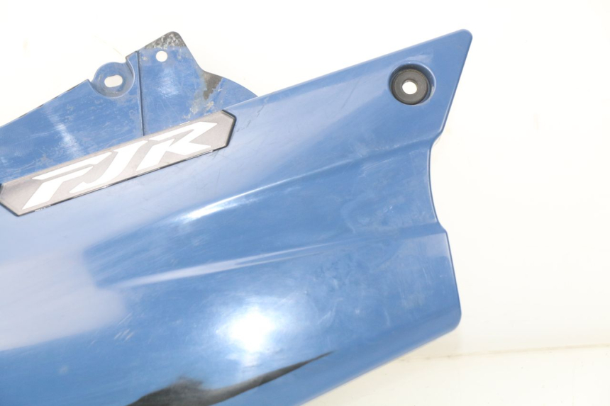 photo de TAPA BAJO ASIENTO DERECHO YAMAHA FJR ABS 1300 (2006 - 2012) - Recambio usado revisado