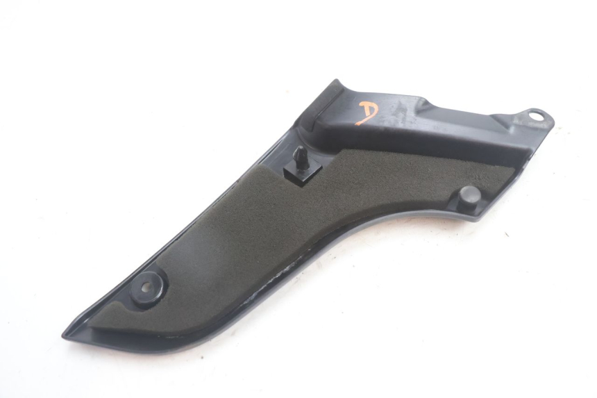 photo de TAPA BAJO ASIENTO DERECHO YAMAHA FJR 1300 (2001 - 2005) - Zoom estado de uso