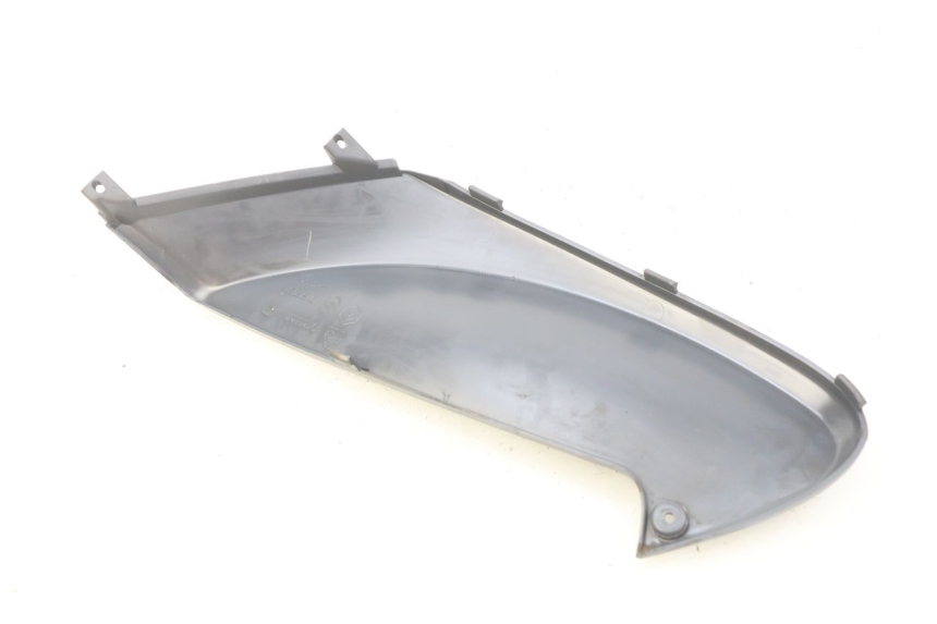 photo de TAPA BAJO EL ASIENTO DERECHO PIAGGIO FLY 100 (2006 - 2010) - Zoom estado de uso