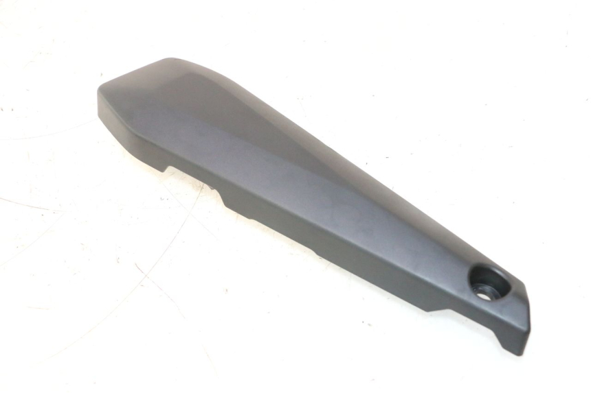 photo de TAPA BAJO ASIENTO DERECHO YAMAHA FZ8 800 (2010 - 2016) - Zoom estado de uso