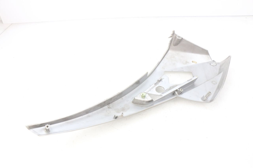 photo de TAPA BAJO EL ASIENTO DERECHO. PEUGEOT GEOPOLIS 400 (2007 - 2013) - Otra perspectiva