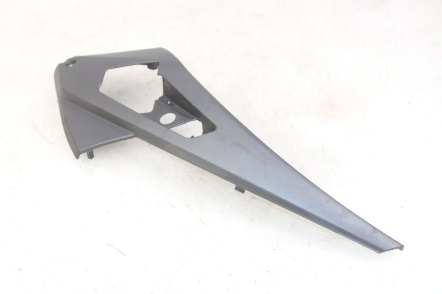 photo de TAPA BAJO ASIENTO DERECHO PEUGEOT GEOPOLIS RS 125 (2007 - 2009) - Zoom estado de uso