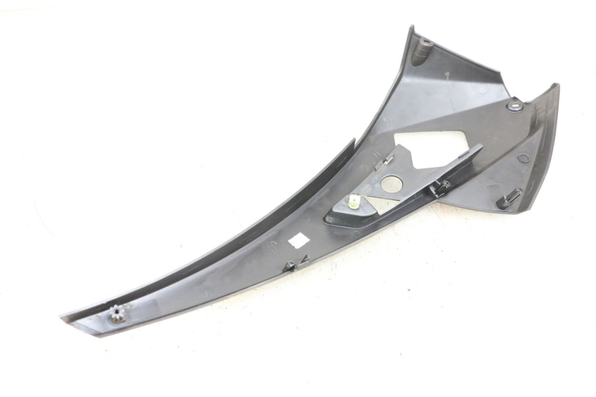 photo de TAPA BAJO ASIENTO DERECHO PEUGEOT GEOPOLIS RS 125 (2007 - 2009) - Zoom estado de uso