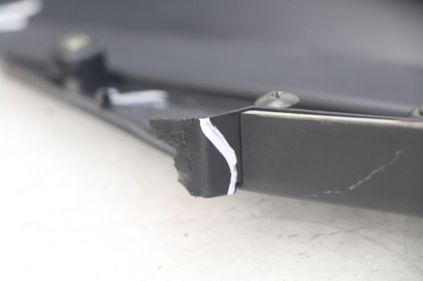 photo de TAPA BAJO EL ASIENTO DERECHO. TNT MOTOR GRIDO 2T 50 (2010 - 2019) - Zoom estado de uso