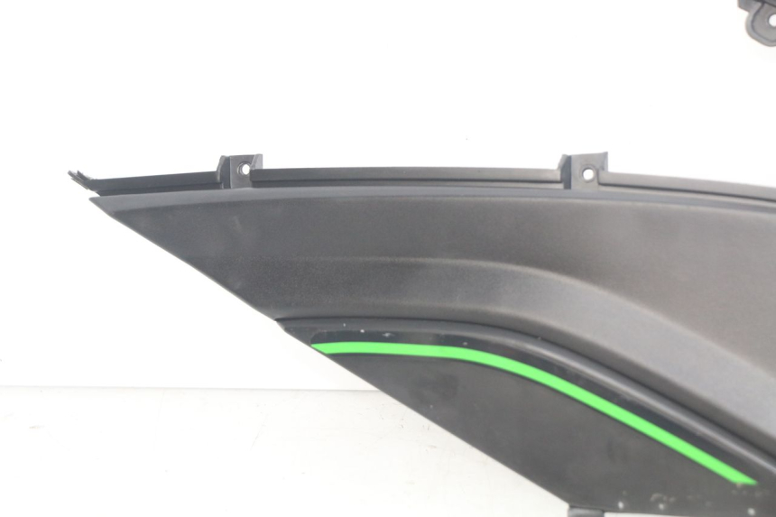 photo de TAPA BAJO EL ASIENTO DERECHO. TNT MOTOR GRIDO 2T 50 (2010 - 2019) - Marcados y referencias originales