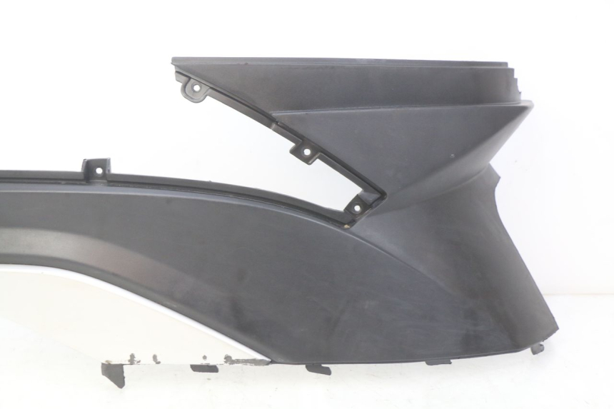 photo de TAPA BAJO EL ASIENTO DERECHO. TNT MOTOR GRIDO 2T 50 (2010 - 2019) - Detalles de los puntos de fijación