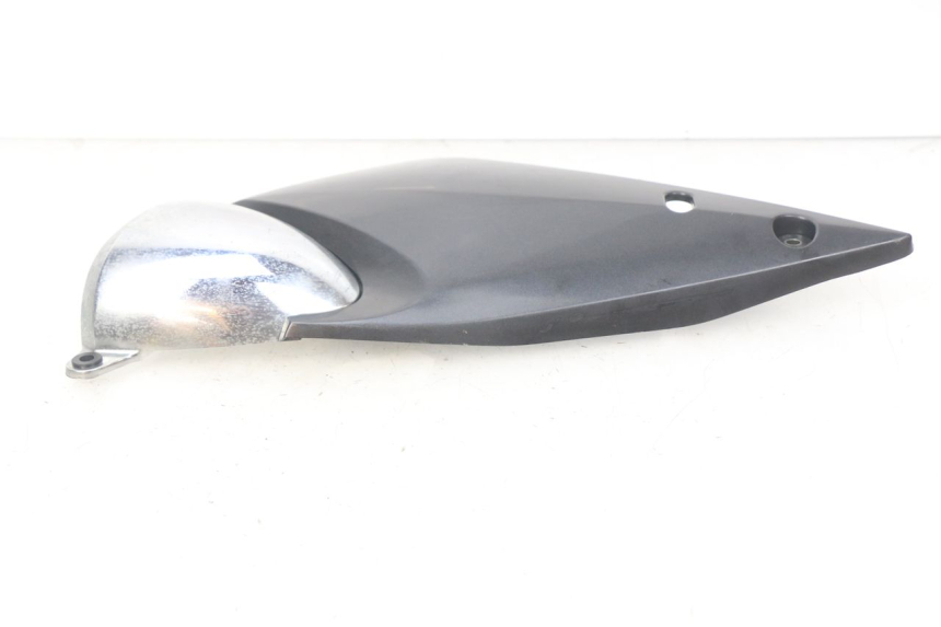 photo de TAPA BAJO ASIENTO DERECHO SUZUKI GSF N BANDIT 600 (2000 - 2004) - Detalle de la pieza