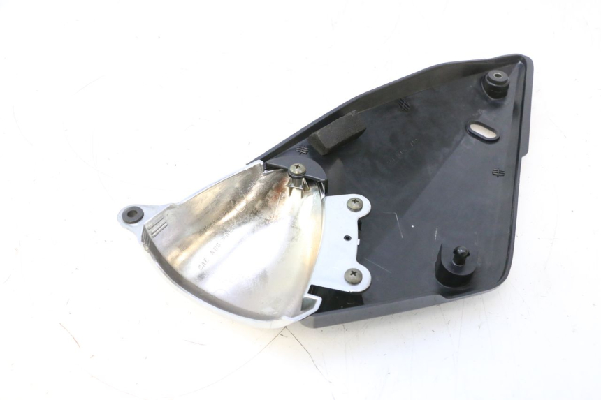 photo de TAPA BAJO ASIENTO DERECHO SUZUKI GSF N BANDIT 1200 (2001 - 2005) - Detalle de la pieza