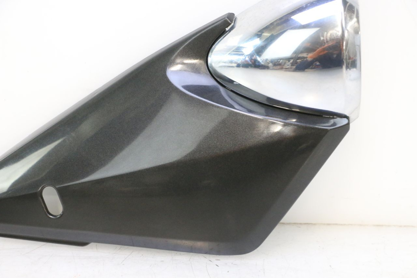 photo de TAPA BAJO ASIENTO DERECHO SUZUKI GSF N BANDIT 1200 (2001 - 2005) - Detalles de los puntos de fijación