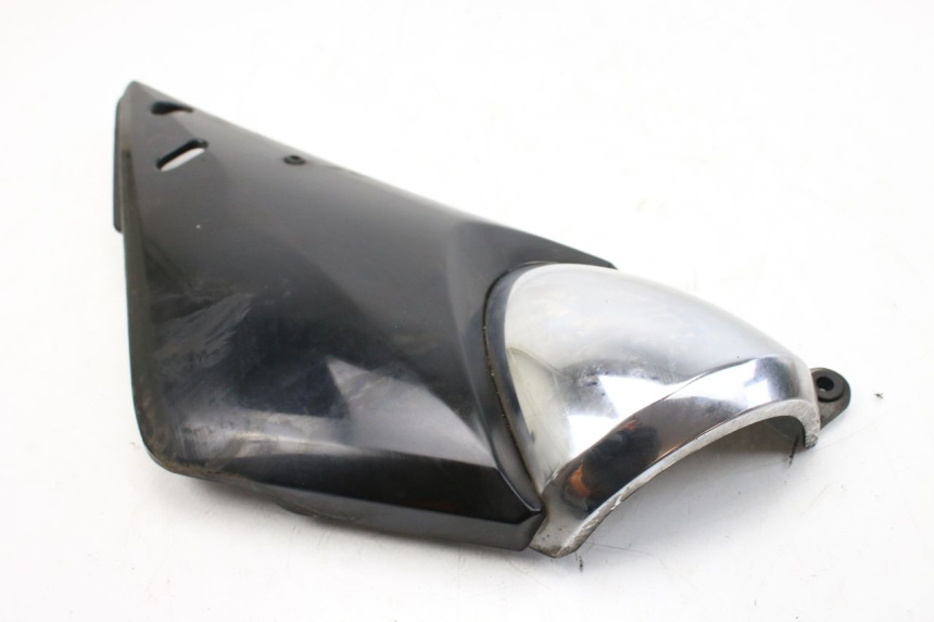 photo de TAPA BAJO EL ASIENTO DERECHO SUZUKI GSF S BANDIT 600 (2000 - 2004) - Zoom estado de uso