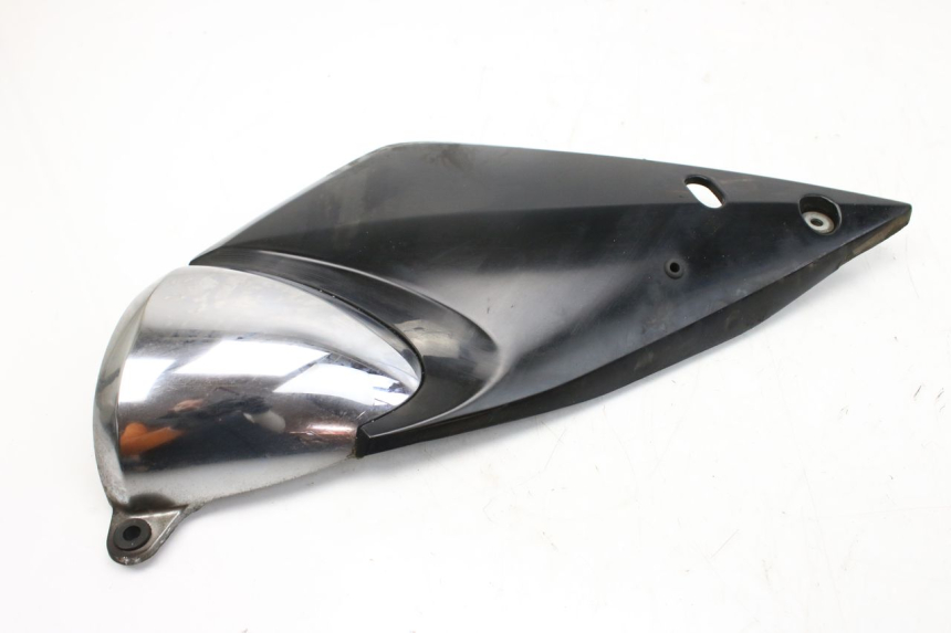 photo de TAPA BAJO EL ASIENTO DERECHO SUZUKI GSF S BANDIT 600 (2000 - 2004) - Primer plano técnico