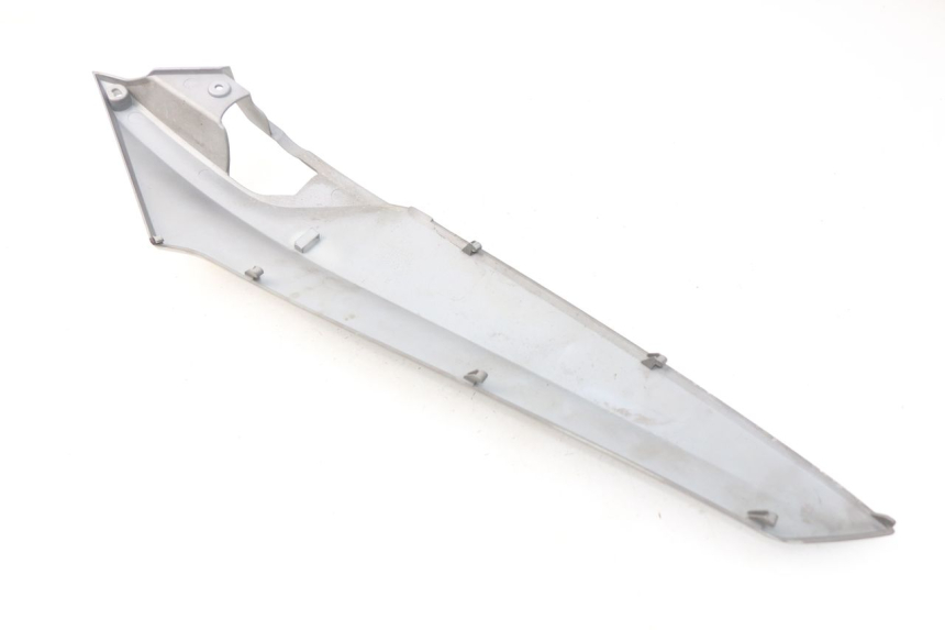 photo de TAPA BAJO ASIENTO DERECHO SYM GTS EFI ABS 125 (2012 - 2016) - Zoom estado de uso