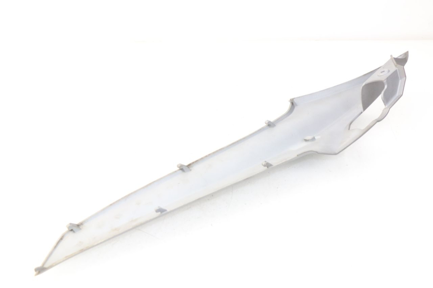 photo de TAPA BAJO ASIENTO DERECHO SYM GTS EFI ABS 125 (2012 - 2016) - Otra perspectiva