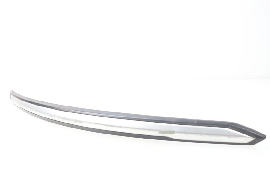 photo de TAPA BAJO ASIENTO DERECHO SYM GTS EVO 125 (2009 - 2013) - Vista principal