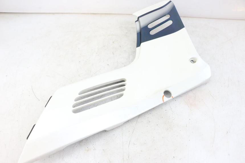 photo de TAPA BAJO ASIENTO DERECHO HONDA CBR F 1000 (1993 - 1996) - Detalles de los puntos de fijación
