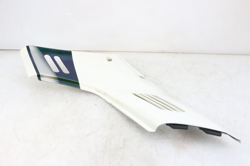 photo de TAPA BAJO ASIENTO DERECHO HONDA CBR F 1000 (1993 - 1996) - Estado de la superficie y material