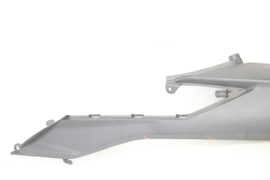 photo de TAPA BAJO ASIENTO DERECHO HONDA FORZA 125 (2021 - 2025) - Detalle de la pieza