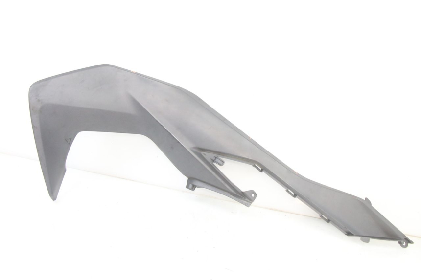 photo de TAPA BAJO ASIENTO DERECHO HONDA FORZA 125 (2021 - 2025) - Otra perspectiva