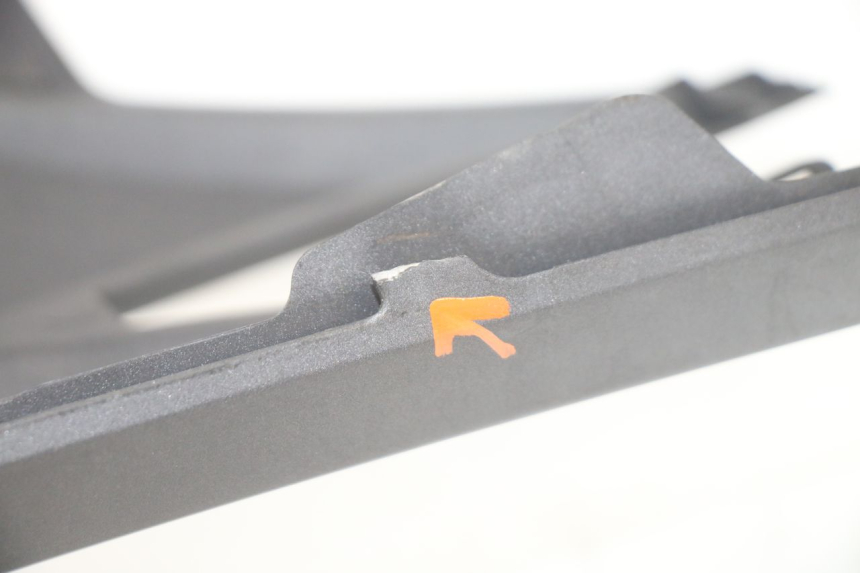 photo de TAPA BAJO ASIENTO DERECHO HONDA FORZA 125 (2021 - 2025) - Recambio usado revisado