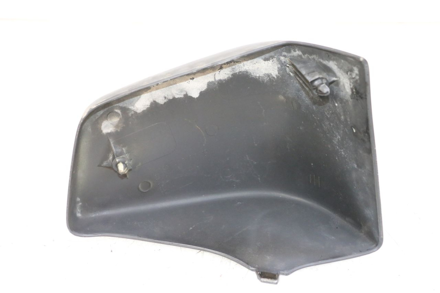 photo de TAPA BAJO ASIENTO DERECHO HONDA VT C2 SHADOW 750 (1997 - 2001) - Zoom estado de uso
