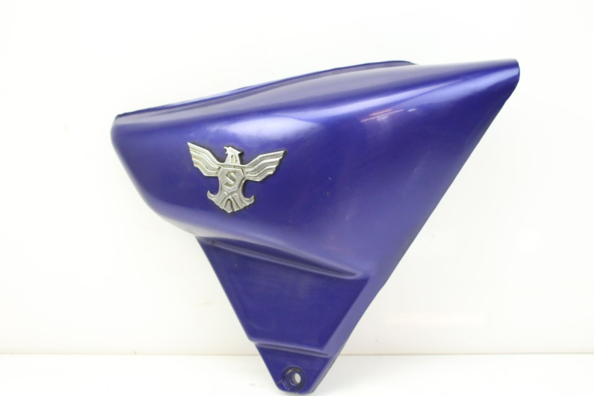 photo de TAPA BAJO EL ASIENTO DERECHO SYM HUSKY 125 (1999 - 2005) - Detalle de la pieza