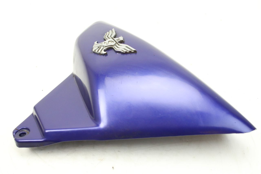 photo de TAPA BAJO EL ASIENTO DERECHO SYM HUSKY 125 (1999 - 2005) - Primer plano técnico