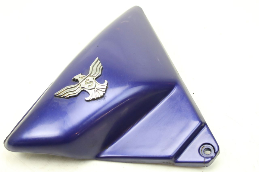 photo de TAPA BAJO EL ASIENTO DERECHO SYM HUSKY 125 (1999 - 2005) - Vista general del producto