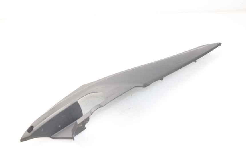 photo de TAPA BAJO ASIENTO DERECHO SYM JOYMAX 250 (2013 - 2017) - Otra perspectiva