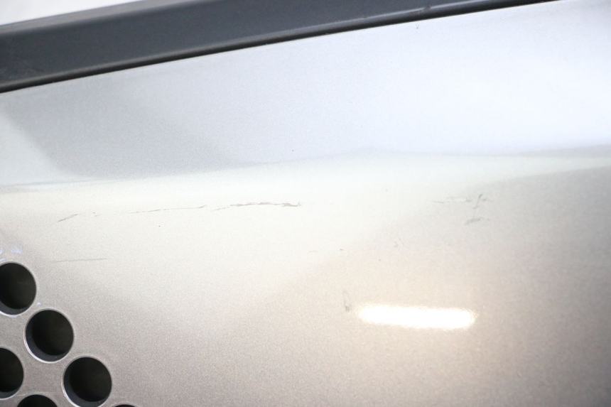 photo de TAPA BAJO ASIENTO DERECHO KEEWAY K-LIGHT KLIGHT 125 (2018 - 2025) - Detalles de los puntos de fijación