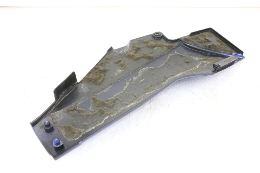 photo de TAPA BAJO ASIENTO DERECHO KAWASAKI GTR 1000 (1994 - 2004) - Detalle de la pieza