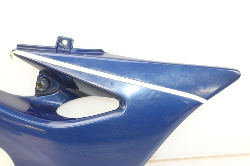 photo de TAPA BAJO ASIENTO DERECHO KAWASAKI ZR7 ZR-7 S 750 (1999 - 2004) - Detalles de los puntos de fijación