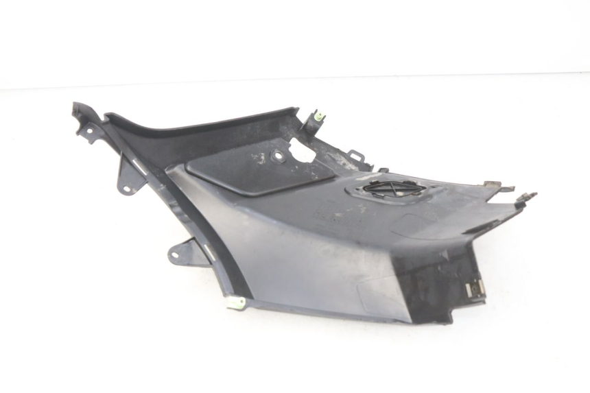 photo de TAPA BAJO EL ASIENTO DERECHO. PEUGEOT KISBEE 2T 50 (2010 - 2017) - Zoom estado de uso