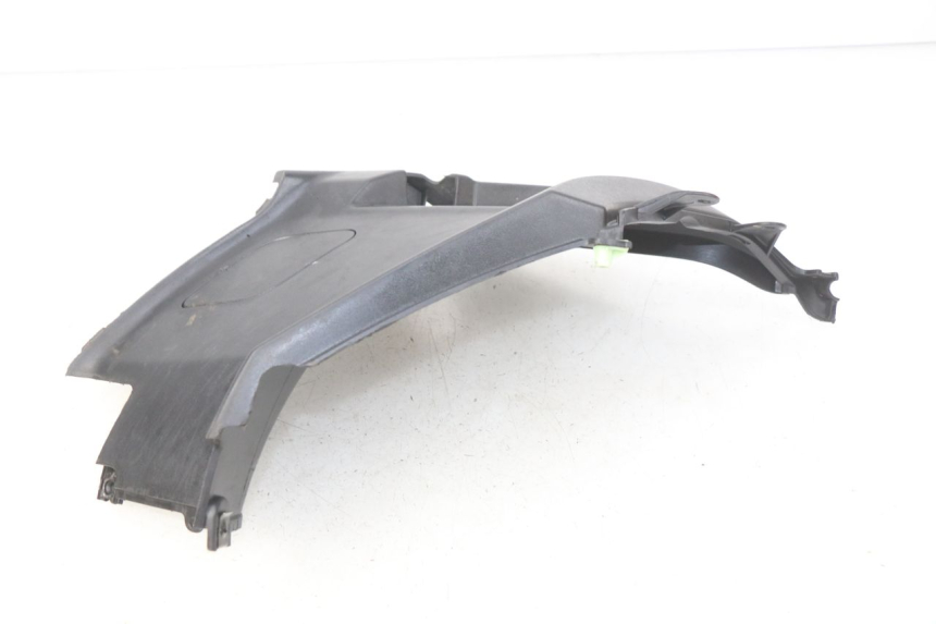 photo de TAPA BAJO EL ASIENTO DERECHO. PEUGEOT KISBEE 2T 50 (2010 - 2017) - Primer plano técnico