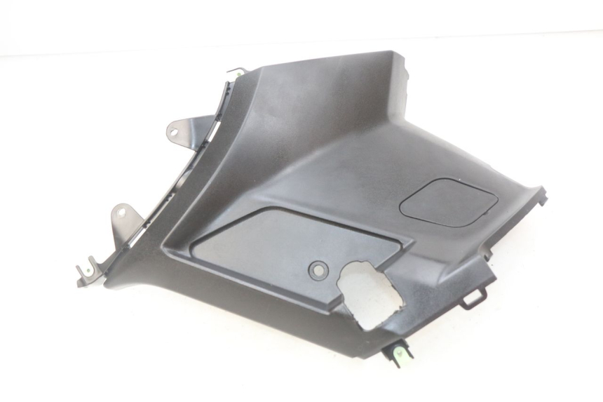 photo de TAPA BAJO EL ASIENTO DERECHO PEUGEOT KISBEE 4T 50 (2018 - 2022) - Vista principal