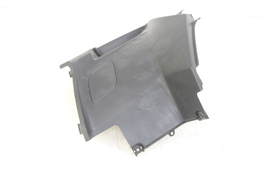 photo de TAPA DEBAJO DEL ASIENTO DERECHO PEUGEOT KISBEE 4T 50 (2010 - 2017) - Otra perspectiva