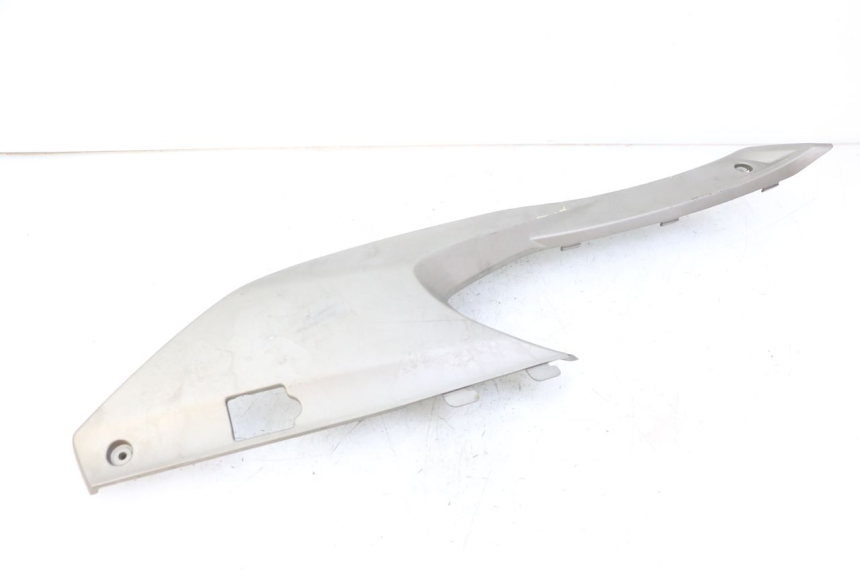 photo de TAPA BAJO ASIENTO DERECHO KYMCO XCITING 500 (2007 - 2010) - Estado de la superficie y material