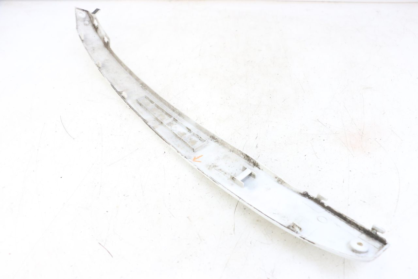 photo de TAPA BAJO EL ASIENTO DERECHO. KYMCO LIKE 125 (2009 - 2016) - Detalle de la pieza