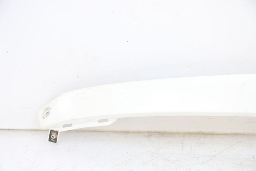 photo de TAPA BAJO EL ASIENTO DERECHO. KYMCO LIKE 125 (2009 - 2016) - Zoom sobre los componentes