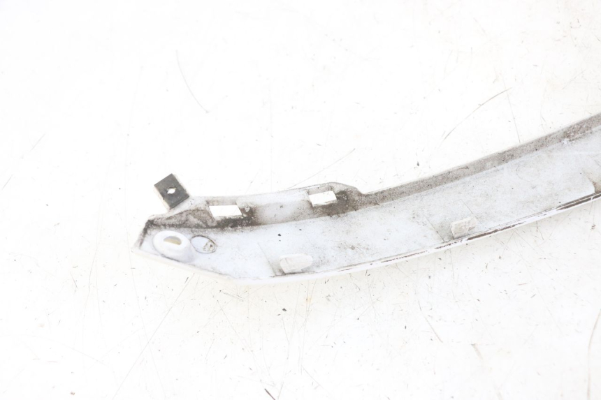 photo de TAPA BAJO EL ASIENTO DERECHO. KYMCO LIKE 125 (2009 - 2016) - Otra perspectiva